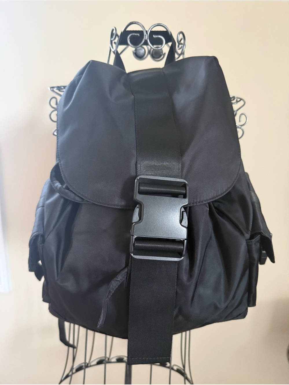 Black Fashion Backpack - Picture 6 of 7